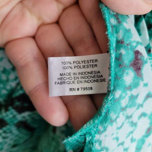 Violet & Claire Womens Blouse Plus Size 2x Green Snakeskin Print Short Sleeves - Picture 6 of 10